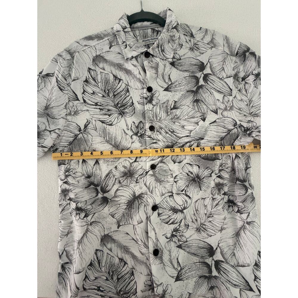 Tommy Bahama Vacation Bundle Men's Large - Picture 5 of 10